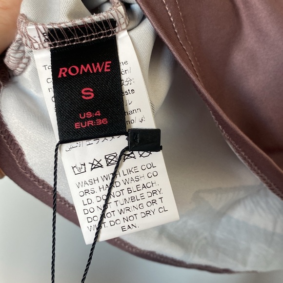 Skull 💀 Top Size Small NWT - Picture 5 of 6